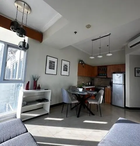 Stunning Flat In Alabang Manila