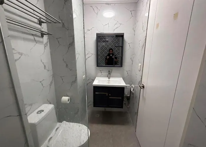 Stunning Flat In Alabang Apartment