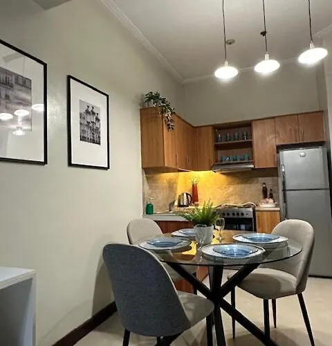 Stunning Flat In Alabang Apartment