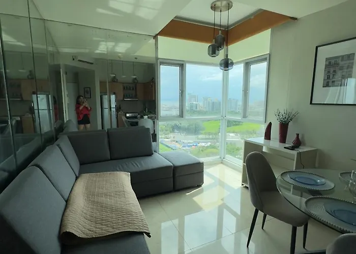 Stunning Flat In Alabang Apartment *